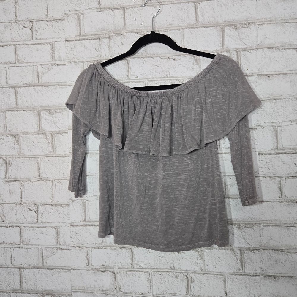 AEO off shoulder ruffle‎ top